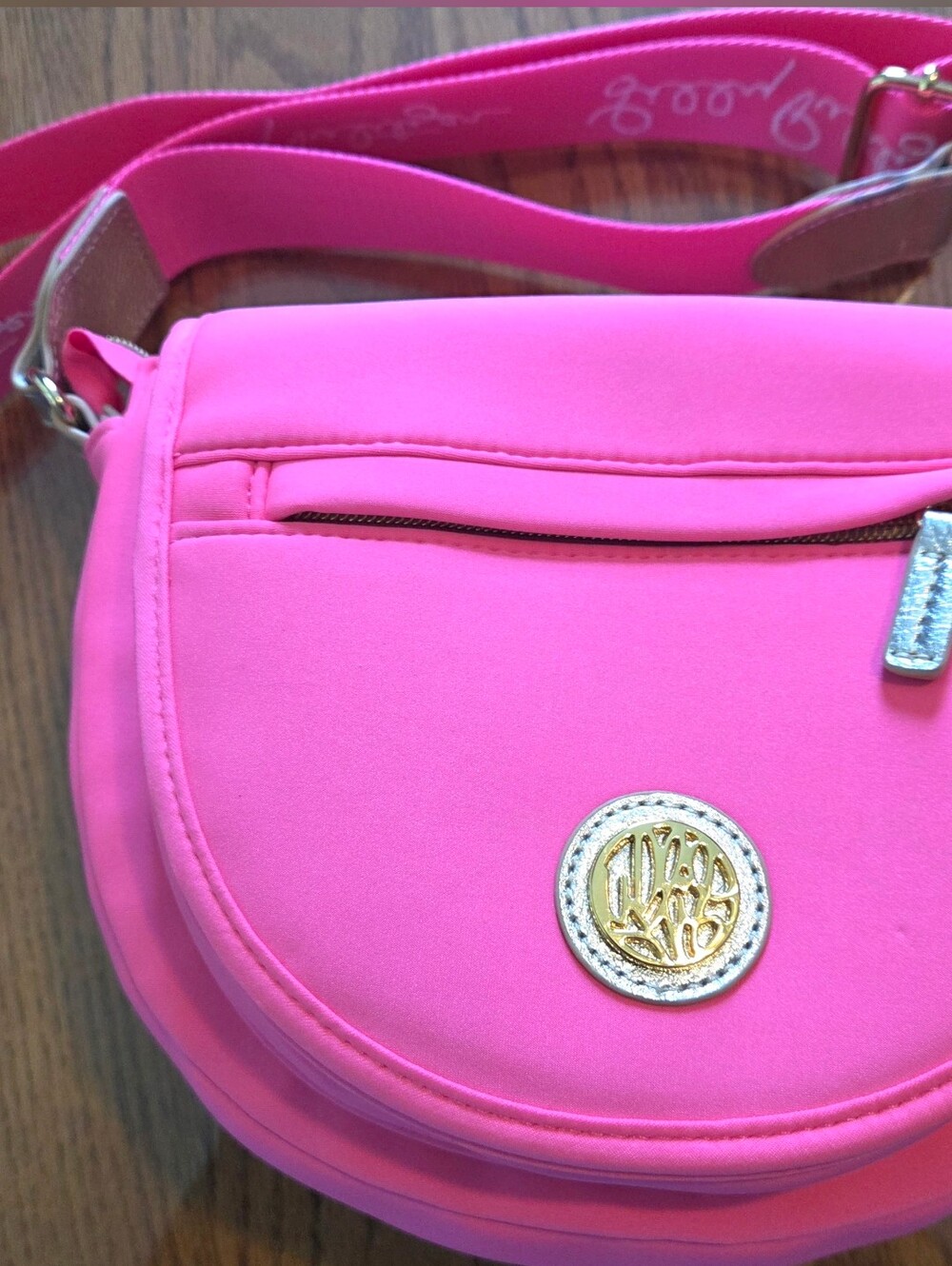Lilly Pulitzer Giavanna Neoprene Crossbody Aura "Barbie" Pink/Gold Hardware